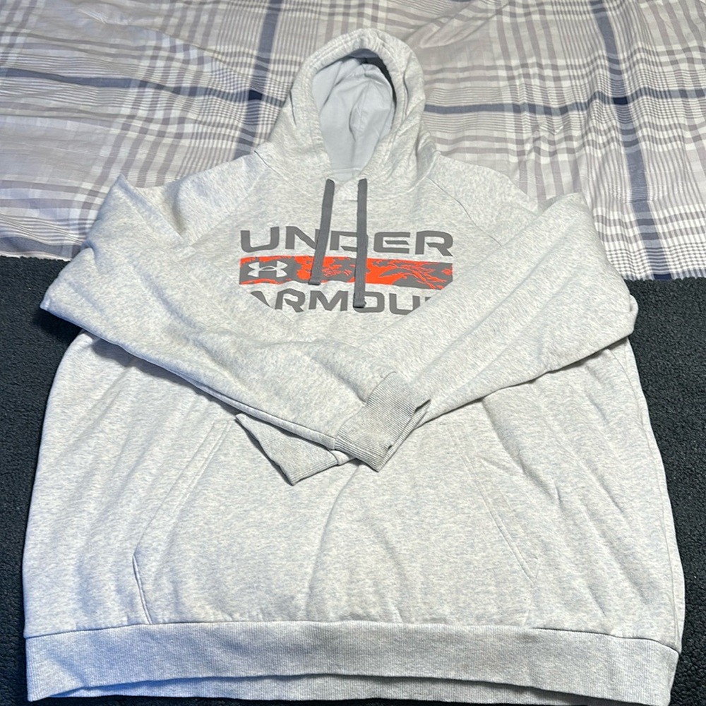 Under Armour Sweatshirt